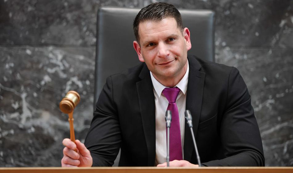 Stevanović poslanki ponudil mentorstvo: "Vedno in povsod lahko potrkate"