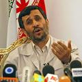Mahmud Ahmadinedžad je sporočil, da je Iran uspešno izstrelil raketo dolgega dos