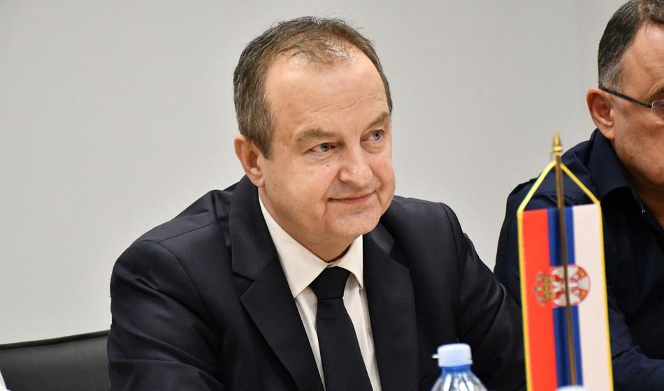 Minister v bolnišnici: "Naslednjih 72 ur bo ključnih"