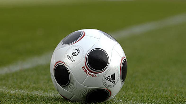 To je uradna žoga EP 2008.