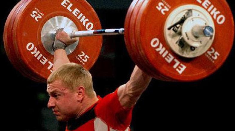 Rybakov je novo znamko prestavil na 187 kg.