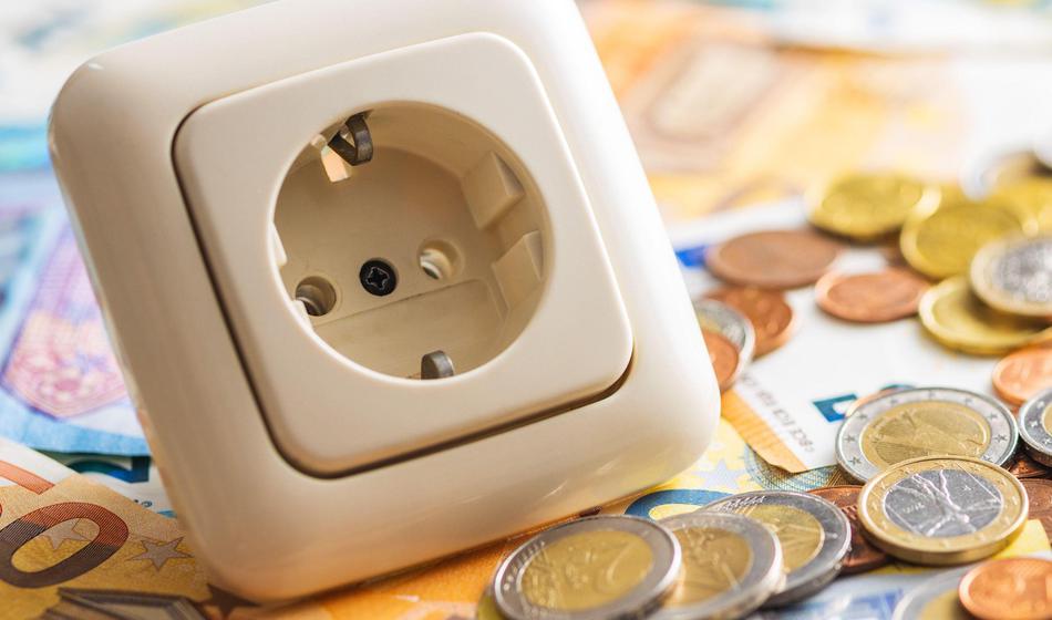 Lastniki, ki so EV avto kupili leta 2022, izgubljajo tudi do 550 evrov na mesec