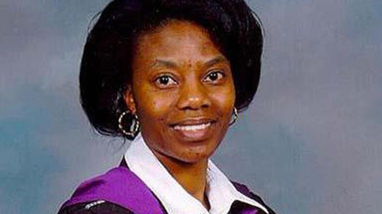 Makola je morala v prtljažniku svojega avtomobila ležati več dni.