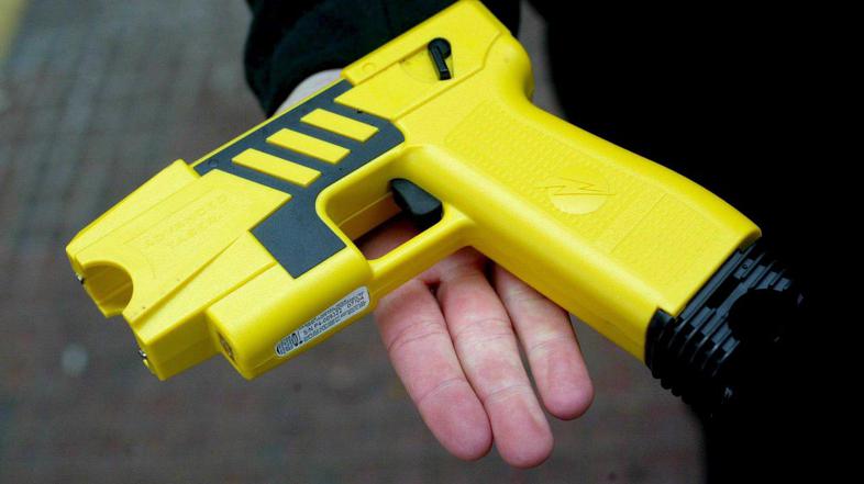 taser električni paralizator