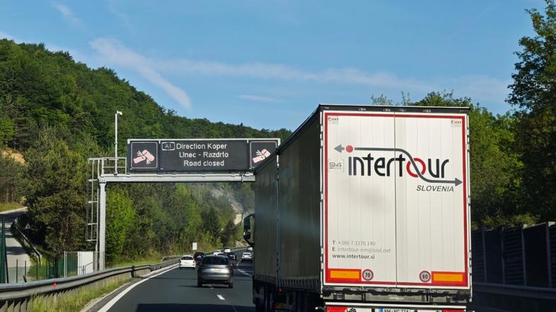 Prometna nesreča, primorska avtocesta, zapora ceste