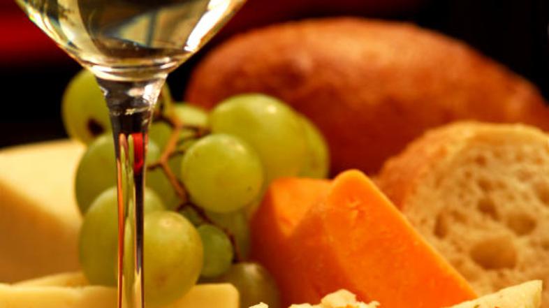 Jedilnik pripravite na osnovi vinske kapljice.