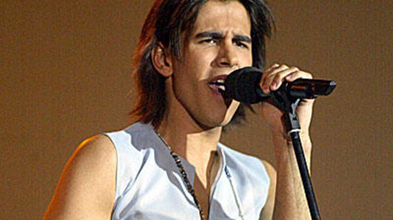 Pevec Domen Kumer bo na festivalu Pesem poletja s Petro Pogačnik odpel duet.