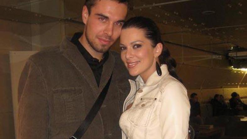 Iris Mulej si je komedijo o odnosih ogledala s fantom Črtom.