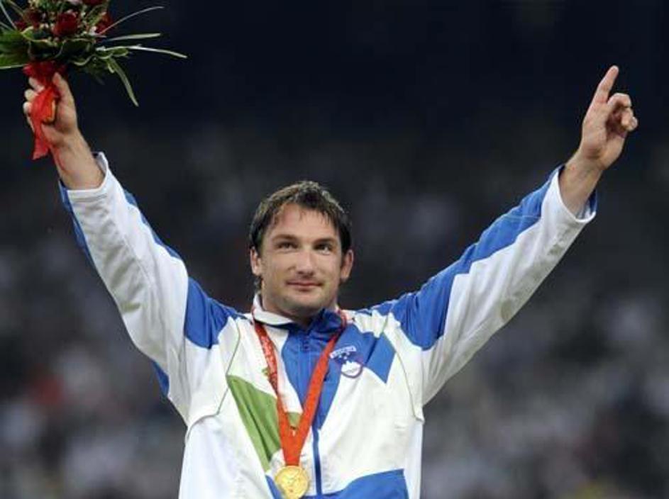 Svetovni prvak Primož Kozmus je prekinil športno pot. © Reuters