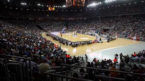 V zagrebški Areni je bilo zelo vroče tudi na tribunah. (Foto: Nik Rovan)