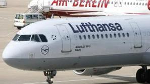 Letalo letalske družbe Lufthansa je bilo namenjeno v New York, vendar je bilo za