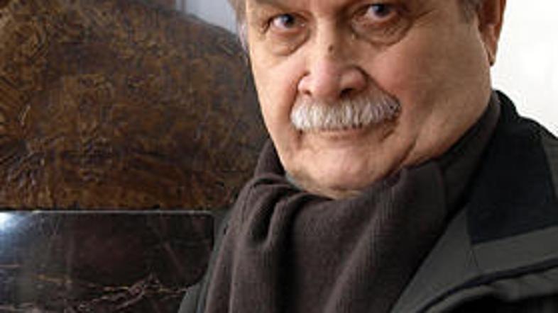 Slovenist, literarni zgodovinar in teoretik dr. Matjaž Kmecl
