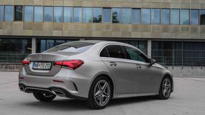 Mercedes Benz A limuzina