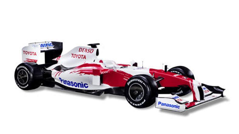 Moštva varčujejo, tako predstavitve novih dirkalnikov niso burne. Toyota je prek