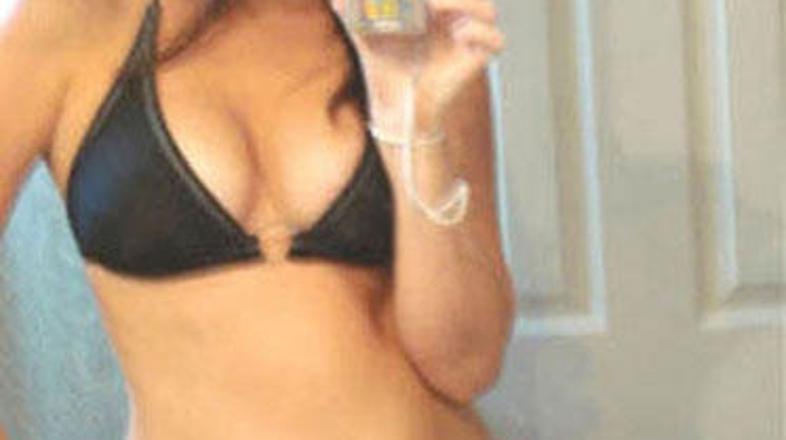 Ameriška manekenka Samantha Burke spada med seksi nosečnice.