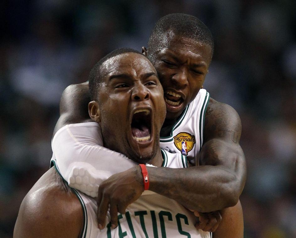 Glen Davis je Shrek, Nate Robinson je Osliček. Oba sta še naprej Kelta. (Foto: R