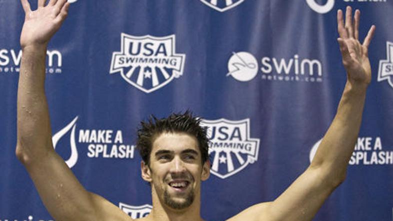 Michael Phelps se je v bazen vrnil v svojem slogu.