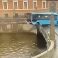 Avtobus v Sankt Peterburgu