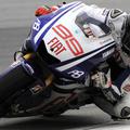 Jorge Lorenzo bo letošnjo sezono začel nekoliko slabše pripravljen. (Foto: Reute