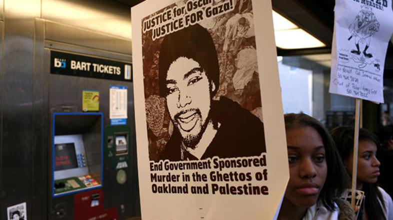 Temnopolti prebivalci Oaklanda so prepričani, da je šlo pri incidentu, v katerem