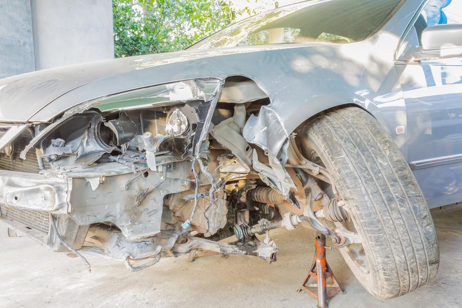 Poškodovan avto nesreča zavarovanje | Avtor: Profimedia