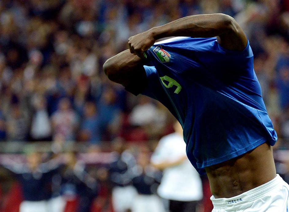Balotelli dres Nemčija Italija polfinale Varšava Euro 2012