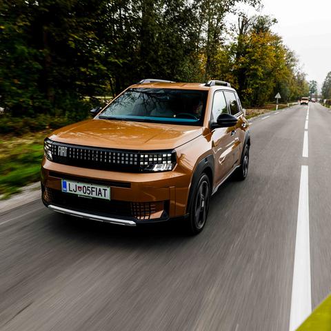 primerjava fiat panda hybrid bev