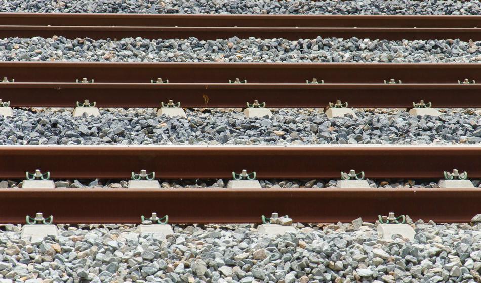 Umrla pri prečkanju tirov