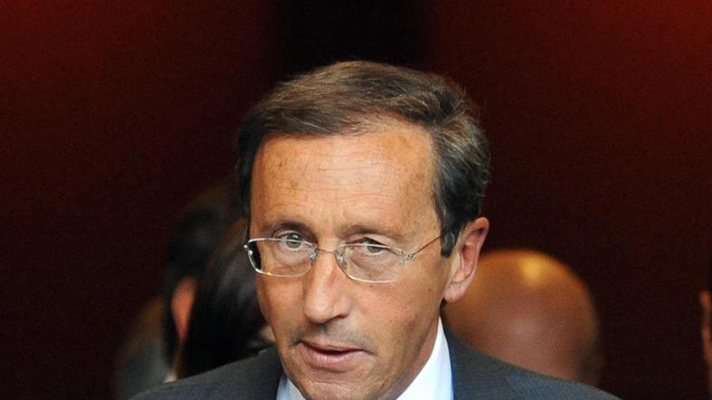 Fini je dokončno zapustil Berlusconija. (Foto: EPA)