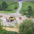 Vinska Gora pri Velenju: gasilski avto je obtičal v narasli vodi.