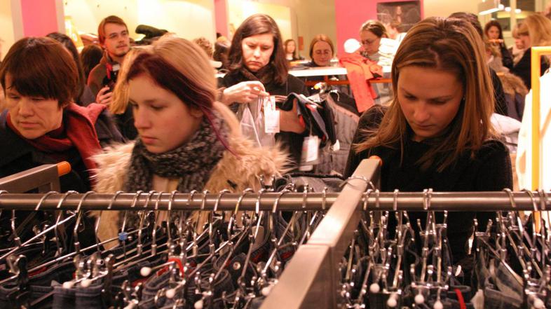 Razprodaja v Sportini.