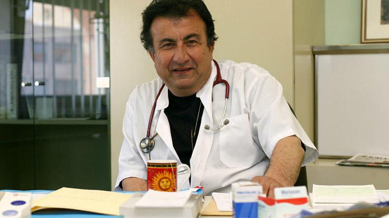 Berro pravi, da razmišlja, da bi po odpovednem roku koncesije nastopil službo v 