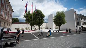 spomenik vsem žrtvam vojn na Kongresnem trgu v Ljubljani