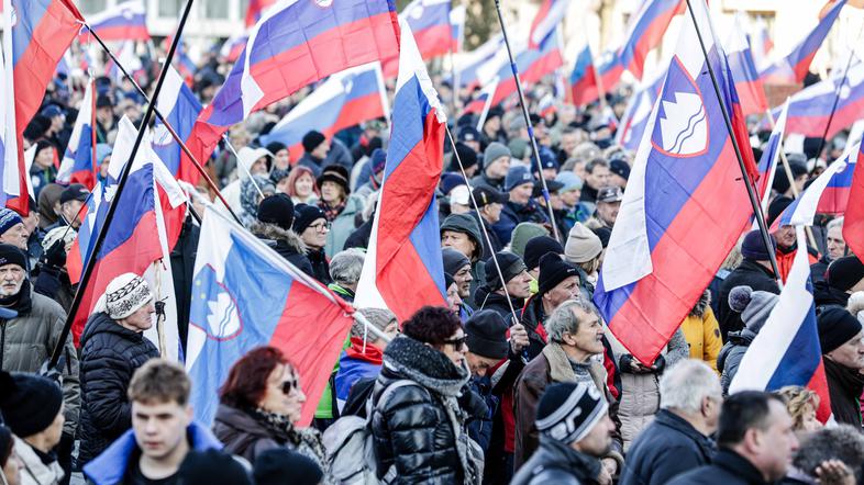 protestni shod, ki ga organizirata Inštitut 1.oktober in ljudska iniciativa Glas upokojencev