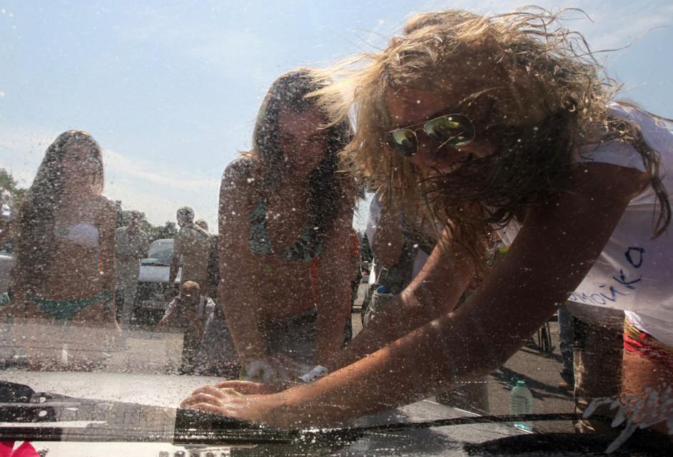Atraktivni car wash po rusko