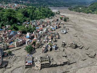Poplave v Nepalu zradirale cele vasi