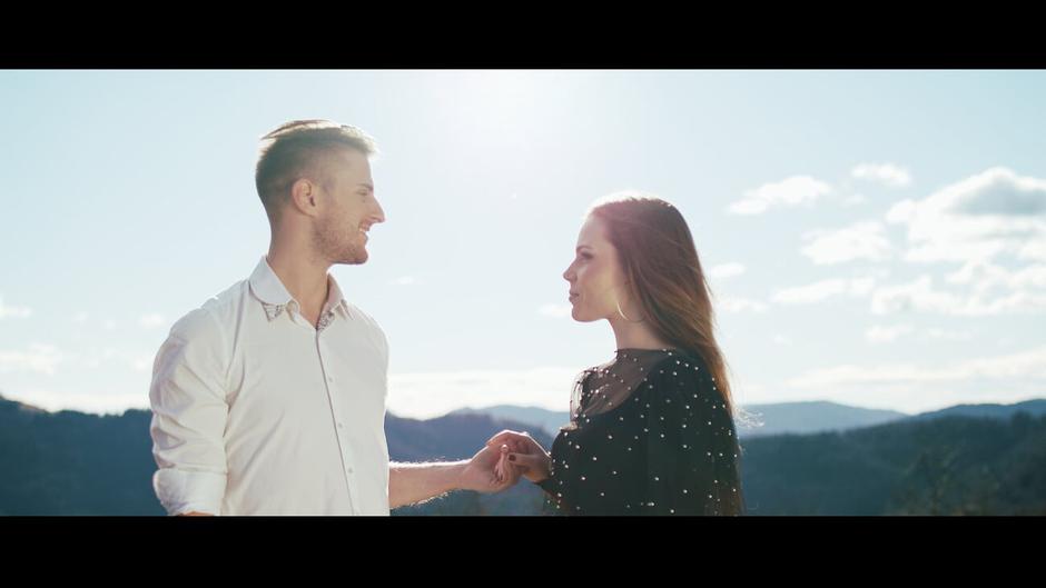 Flore Eme Lotrič | Avtor: 