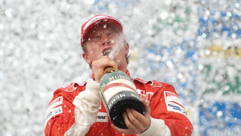 Kimi Räikkönen je blestel v začetku sezone, potem pa poniknil in na koncu končal