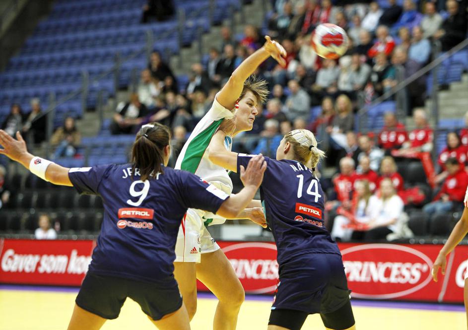 Slovenska obramba je tudi tokrat prejela 28 golov. (Foto: EPA)