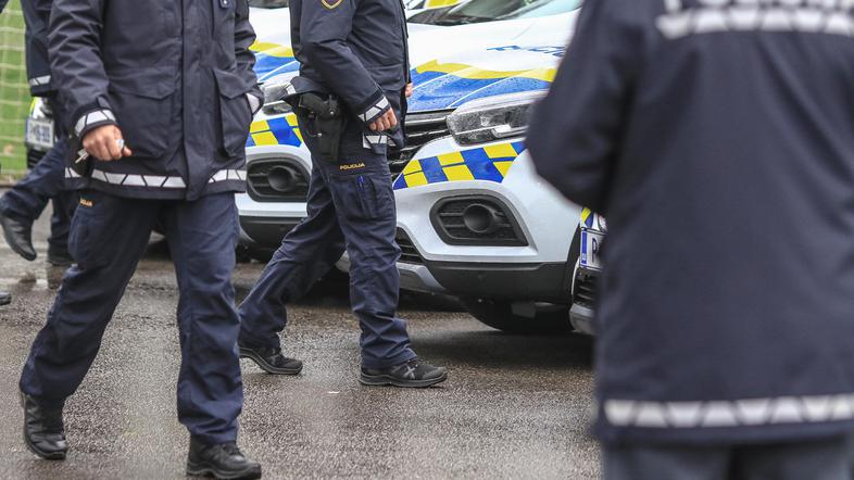 Policija policist policisti