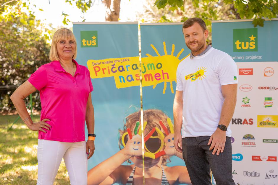 Tuš pričarajmo nasmeh | Avtor: Vesna Mikuž, predsednica RKS, Andraž Tuš, Generalni direktor Skupine Tuš