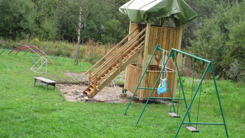 Spomladi bodo na novem igrišču namestili tobogan in uredili okolico. (Foto: Rena