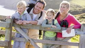 Tzlepotazdravje 14.04.11, potovanje, pocitnice, otroci, avto, voznja, foto: shut