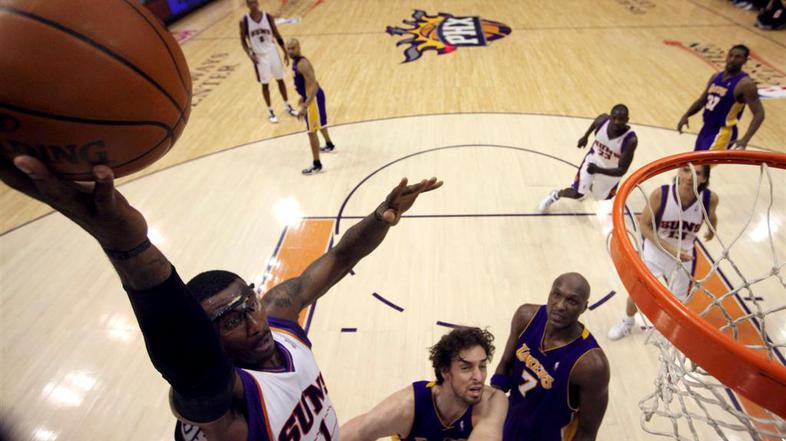 Potem ko je Amare prestopil v NY, so ga Knicksi zaprosili za odpoved letošnjega 