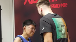 Luka Dončić, selfi z navijačem