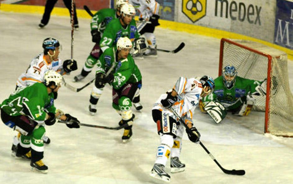 Črna krila iz Linza so bila boljša od ljubljanskih zmajev.