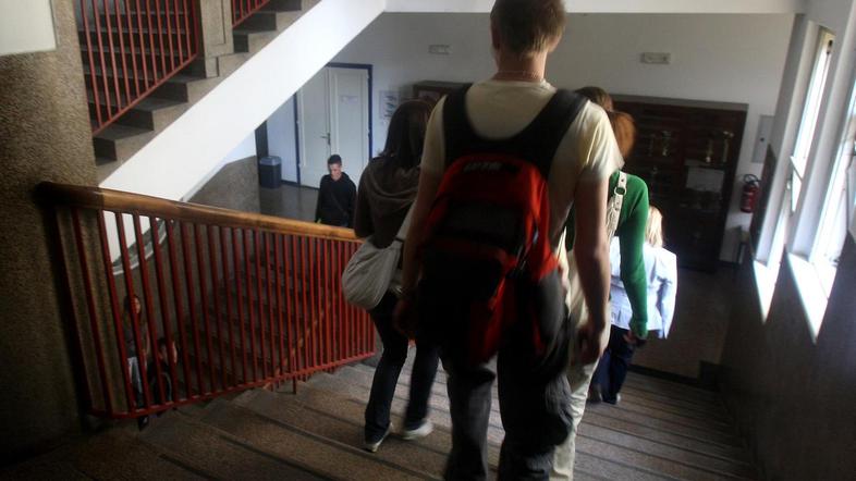 Tožbe zaradi premalo izplačanih plač je vložilo 3500 učiteljev, bilo pa naj bi j