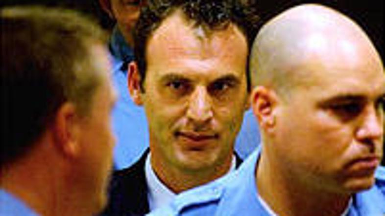 Fatmir Limaj naj bi podkupil haaško sodišče in si za dva milijona ameriških dola