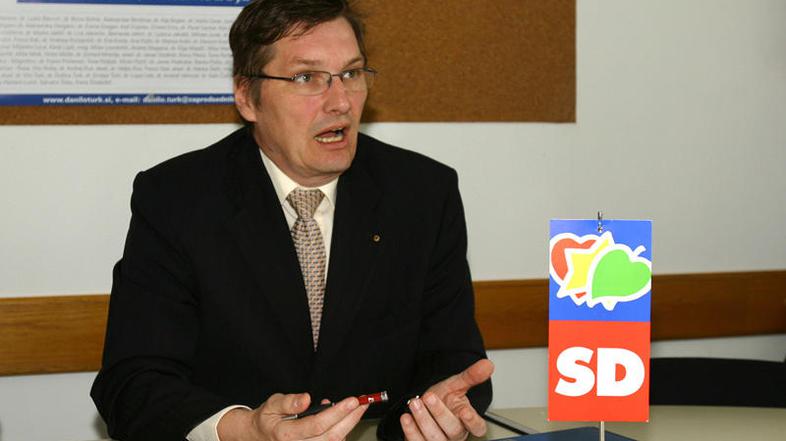 “Iz obljubljenega javno-zasebnega partnerstva smo prišli na finančni najem in do