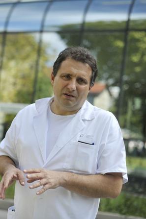 slovenija 02.10.13, Erik Brecelj, Kirurg, zdravnik, doktor, onkoloski institut,